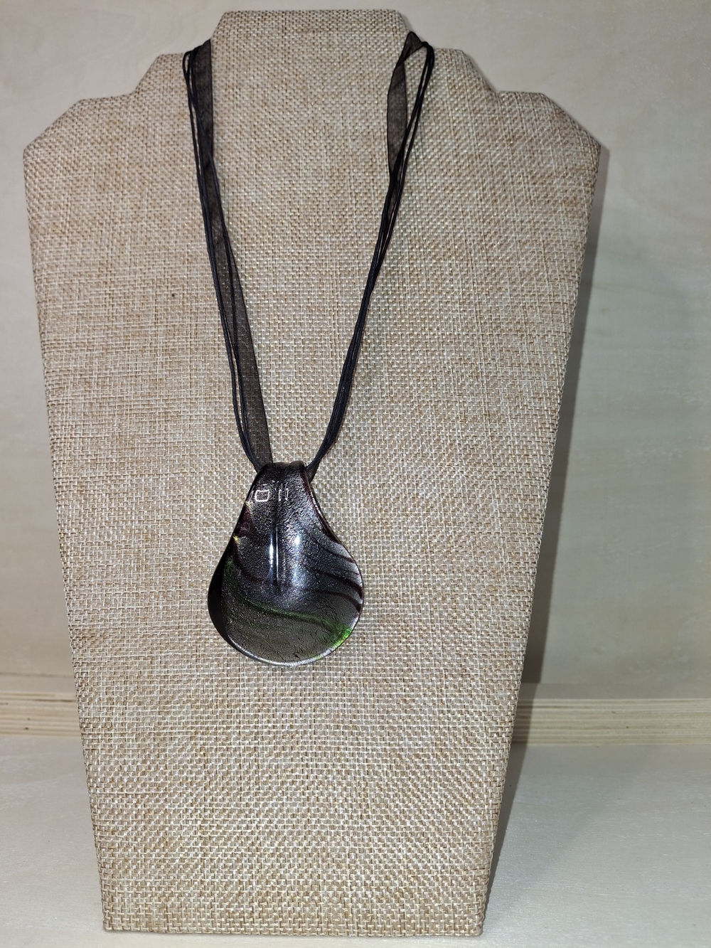 Murano-Style Glass Pendant Necklace in Black & Green
